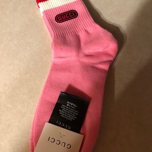 Gucci socks. Fits shoe size 6 to 11. New.